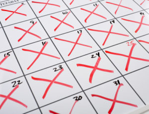 calendario con i giorni segnati di allenamento per la costruzione dei muscoli per gli uomini over 50